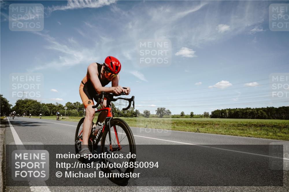 07.09.2025 - 19. Norderstedt Triathlon Michael Burmester http://msf.ph/oto/8850094 07.09.2025 14:10:40 Radfahren 999, 1003, 1421 meine-sportfotos.de