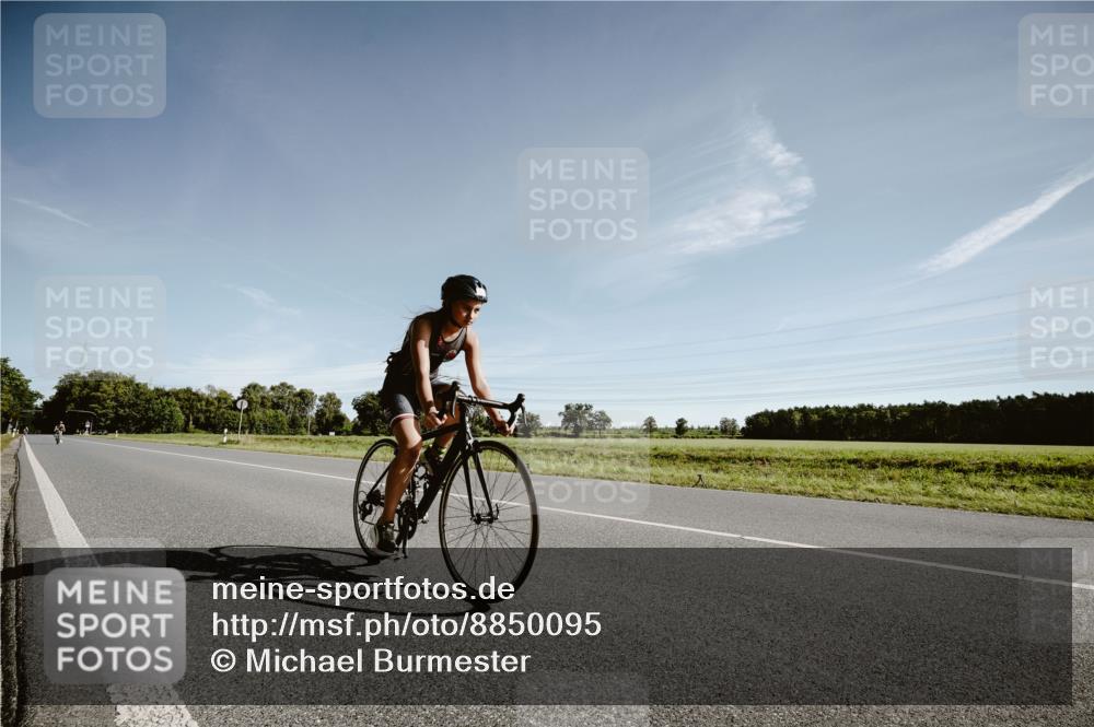 07.09.2025 - 19. Norderstedt Triathlon Michael Burmester http://msf.ph/oto/8850095 07.09.2025 10:44:16 Radfahren 120 meine-sportfotos.de