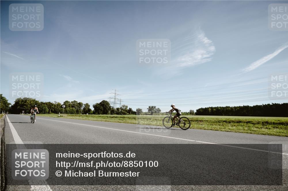 07.09.2025 - 19. Norderstedt Triathlon Michael Burmester http://msf.ph/oto/8850100 07.09.2025 10:44:20 Radfahren 111 meine-sportfotos.de