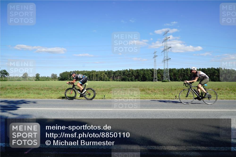07.09.2025 - 19. Norderstedt Triathlon Michael Burmester http://msf.ph/oto/8850110 07.09.2025 15:29:24 Radfahren 396, 925 meine-sportfotos.de