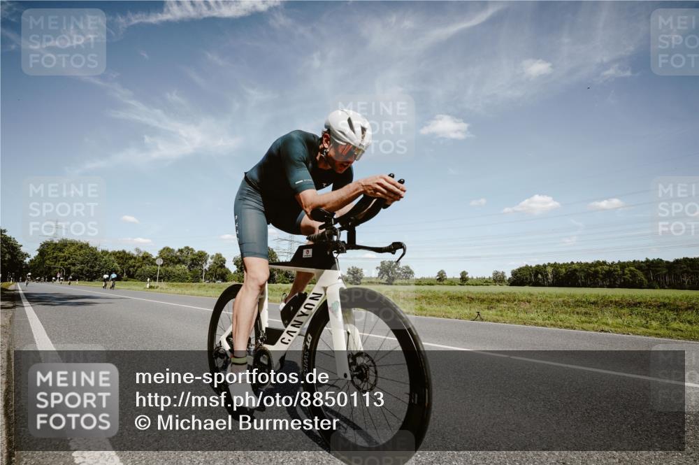 07.09.2025 - 19. Norderstedt Triathlon Michael Burmester http://msf.ph/oto/8850113 07.09.2025 14:10:45 Radfahren 876, 1421 meine-sportfotos.de