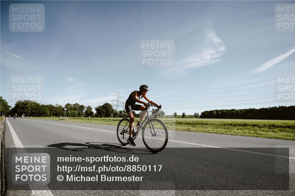 07.09.2025 - 19. Norderstedt Triathlon Michael Burmester http://msf.ph/oto/8850117 07.09.2025 10:44:42 Radfahren 77 meine-sportfotos.de