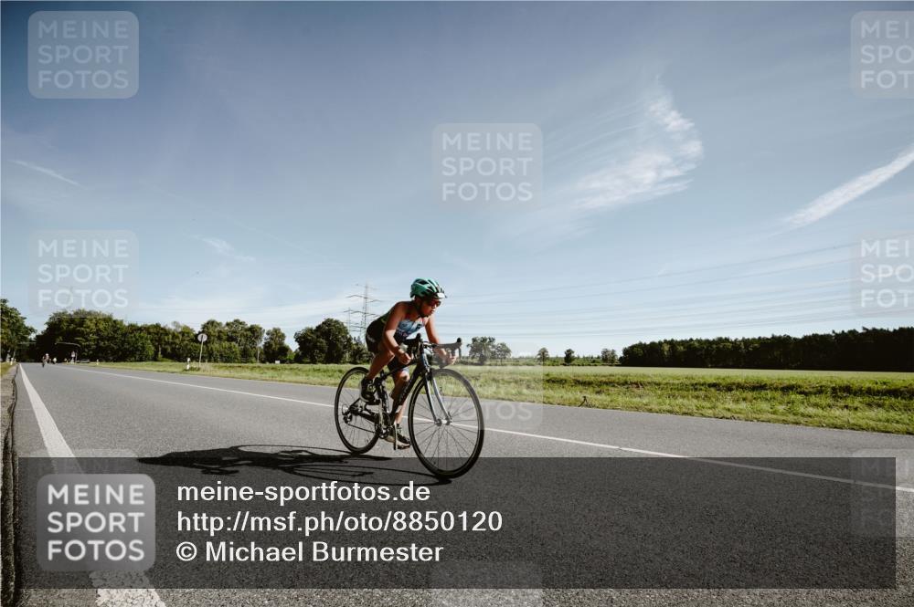 07.09.2025 - 19. Norderstedt Triathlon Michael Burmester http://msf.ph/oto/8850120 07.09.2025 10:44:47 Radfahren 100 meine-sportfotos.de
