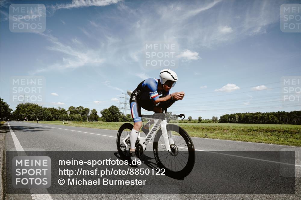 07.09.2025 - 19. Norderstedt Triathlon Michael Burmester http://msf.ph/oto/8850122 07.09.2025 14:10:58 Radfahren 1041 meine-sportfotos.de