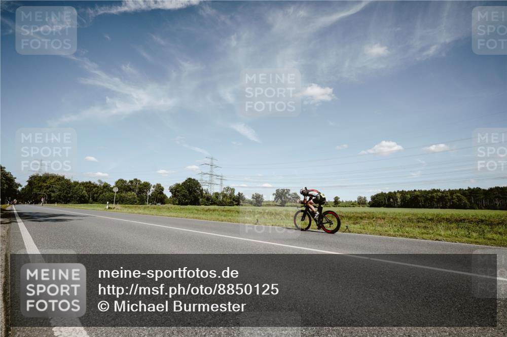 07.09.2025 - 19. Norderstedt Triathlon Michael Burmester http://msf.ph/oto/8850125 07.09.2025 14:11:02 Radfahren  meine-sportfotos.de