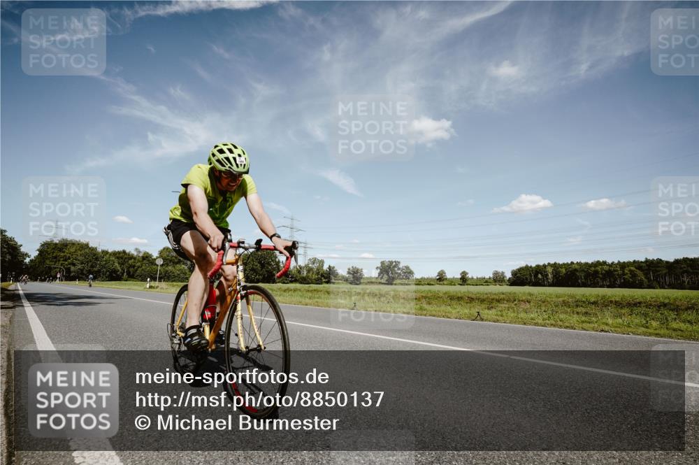 07.09.2025 - 19. Norderstedt Triathlon Michael Burmester http://msf.ph/oto/8850137 07.09.2025 14:11:15 Radfahren 1431, 1466 meine-sportfotos.de