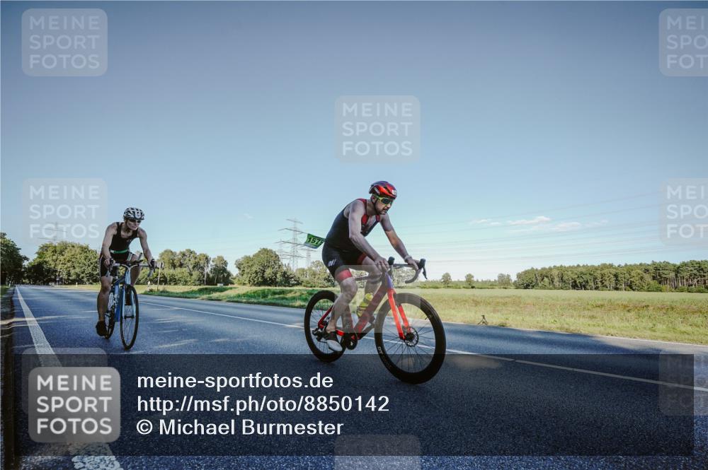 07.09.2025 - 19. Norderstedt Triathlon Michael Burmester http://msf.ph/oto/8850142 07.09.2025 16:23:09 Radfahren 1098, 1575, 1585 meine-sportfotos.de