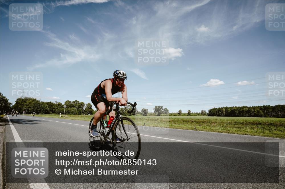 07.09.2025 - 19. Norderstedt Triathlon Michael Burmester http://msf.ph/oto/8850143 07.09.2025 14:11:24 Radfahren 363 meine-sportfotos.de