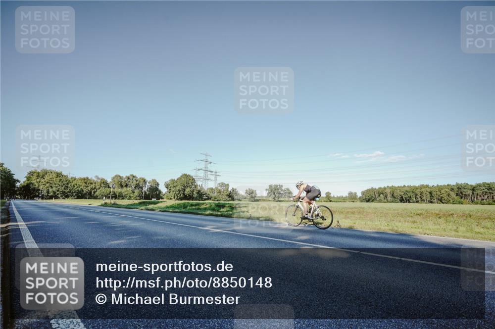 07.09.2025 - 19. Norderstedt Triathlon Michael Burmester http://msf.ph/oto/8850148 07.09.2025 16:23:13 Radfahren 1098 meine-sportfotos.de