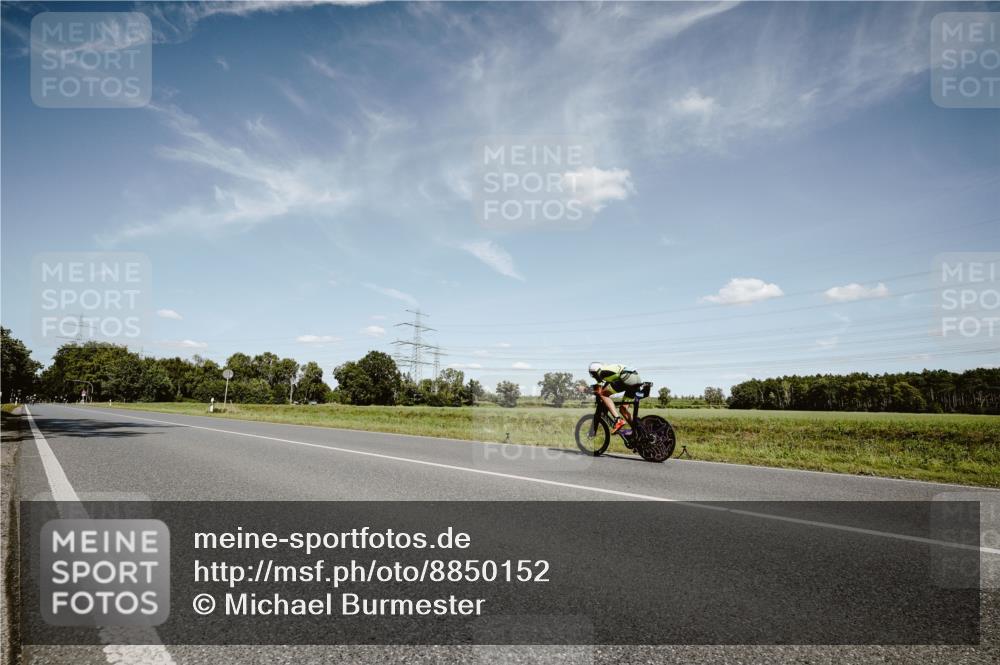 07.09.2025 - 19. Norderstedt Triathlon Michael Burmester http://msf.ph/oto/8850152 07.09.2025 14:11:36 Radfahren 970 meine-sportfotos.de