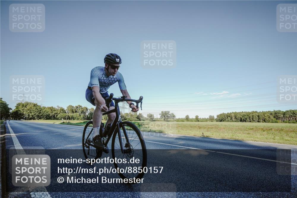 07.09.2025 - 19. Norderstedt Triathlon Michael Burmester http://msf.ph/oto/8850157 07.09.2025 16:23:35 Radfahren 405 meine-sportfotos.de