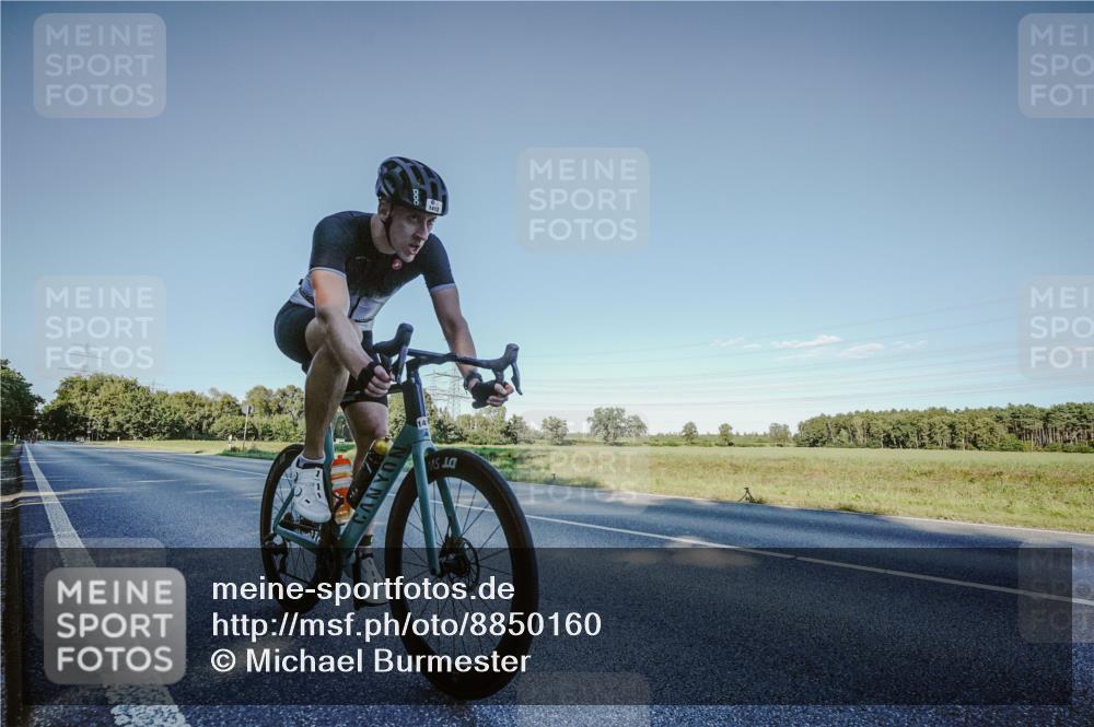 07.09.2025 - 19. Norderstedt Triathlon Michael Burmester http://msf.ph/oto/8850160 07.09.2025 16:23:41 Radfahren 1412 meine-sportfotos.de