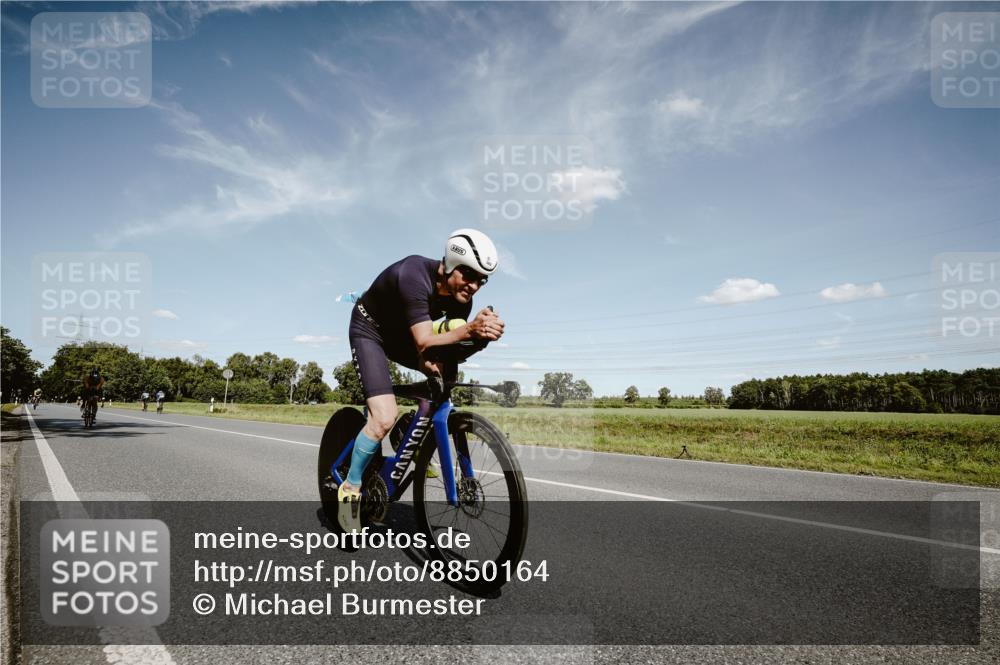 07.09.2025 - 19. Norderstedt Triathlon Michael Burmester http://msf.ph/oto/8850164 07.09.2025 14:11:45 Radfahren 369, 997 meine-sportfotos.de