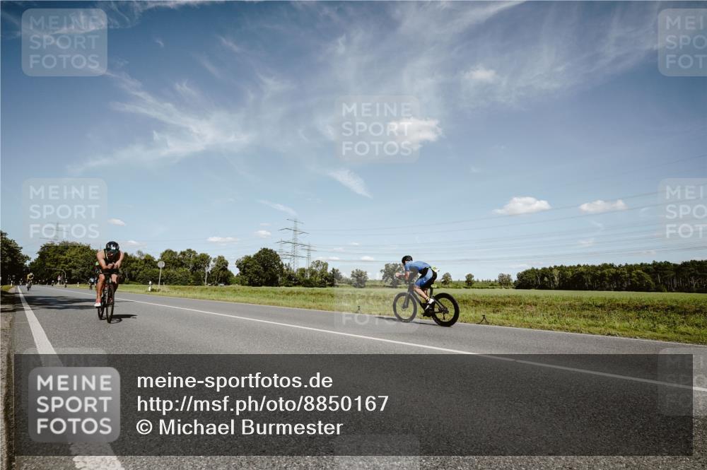 07.09.2025 - 19. Norderstedt Triathlon Michael Burmester http://msf.ph/oto/8850167 07.09.2025 14:11:46 Radfahren 369, 997, 1032 meine-sportfotos.de