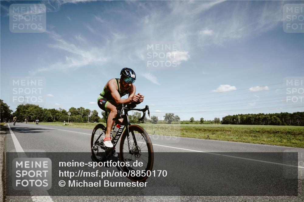 07.09.2025 - 19. Norderstedt Triathlon Michael Burmester http://msf.ph/oto/8850170 07.09.2025 14:11:47 Radfahren 369, 997, 1032 meine-sportfotos.de