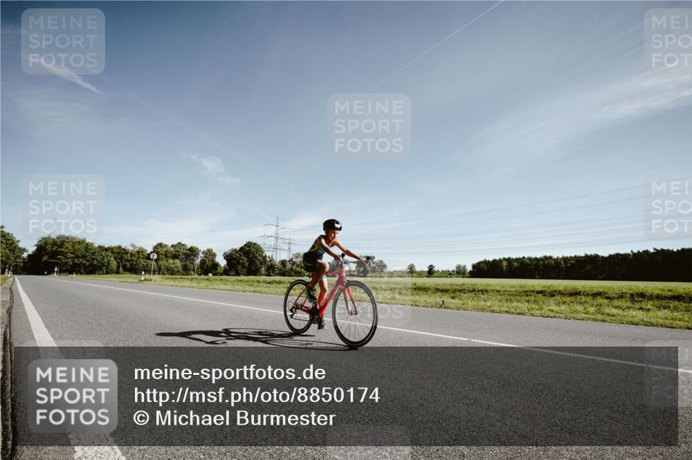 07.09.2025 - 19. Norderstedt Triathlon Michael Burmester http://msf.ph/oto/8850174 07.09.2025 10:50:40 Radfahren 98 meine-sportfotos.de