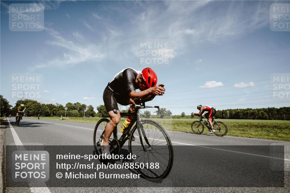 07.09.2025 - 19. Norderstedt Triathlon Michael Burmester http://msf.ph/oto/8850188 07.09.2025 14:12:07 Radfahren 911, 1029 meine-sportfotos.de