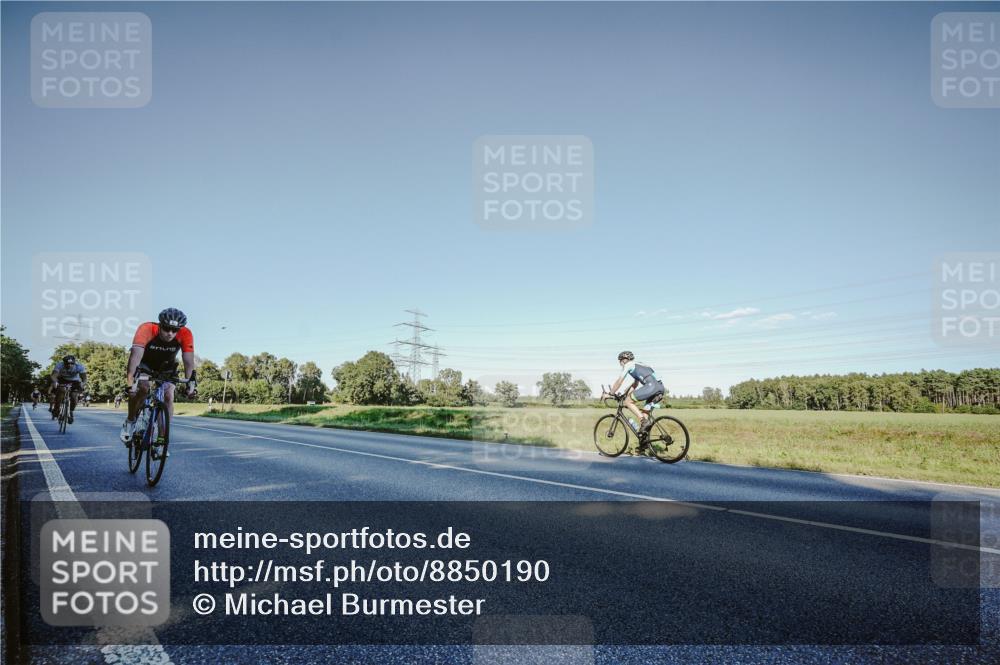 07.09.2025 - 19. Norderstedt Triathlon Michael Burmester http://msf.ph/oto/8850190 07.09.2025 16:24:14 Radfahren 412, 429, 925 meine-sportfotos.de