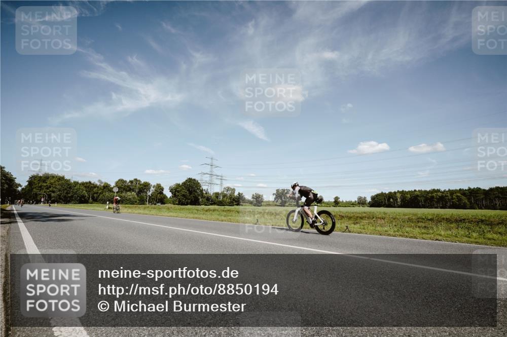 07.09.2025 - 19. Norderstedt Triathlon Michael Burmester http://msf.ph/oto/8850194 07.09.2025 14:12:09 Radfahren 911, 1029 meine-sportfotos.de