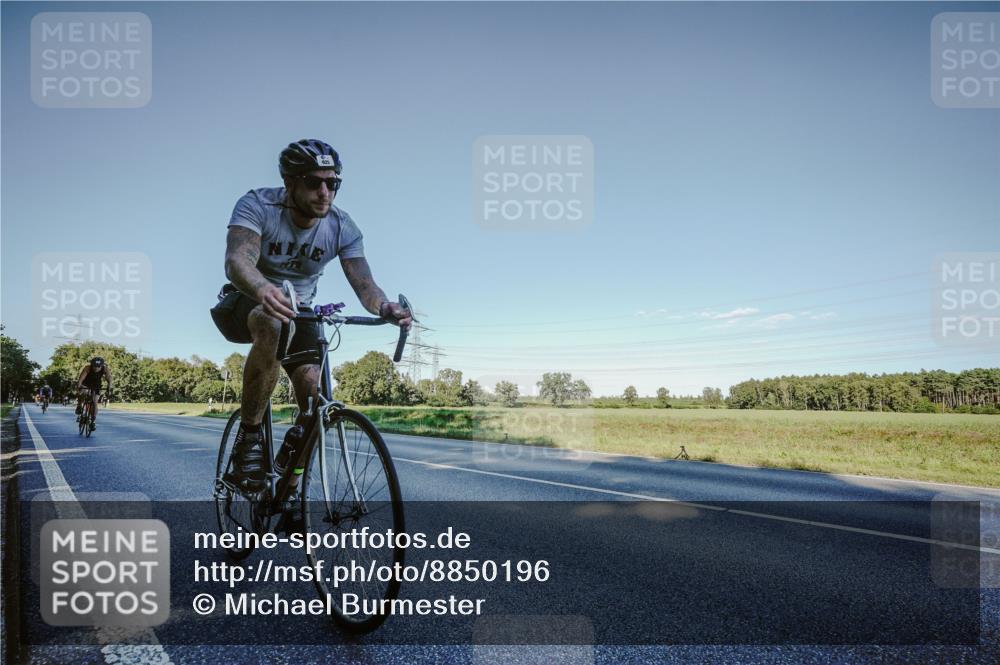 07.09.2025 - 19. Norderstedt Triathlon Michael Burmester http://msf.ph/oto/8850196 07.09.2025 16:24:16 Radfahren 412, 429, 925, 947 meine-sportfotos.de