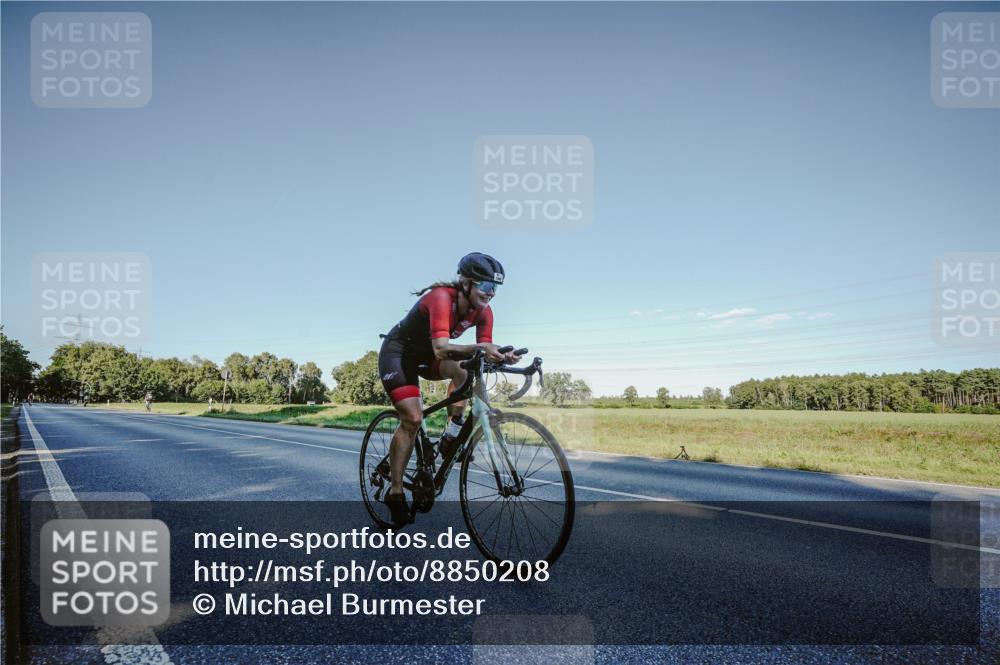 07.09.2025 - 19. Norderstedt Triathlon Michael Burmester http://msf.ph/oto/8850208 07.09.2025 16:24:25 Radfahren 1066 meine-sportfotos.de
