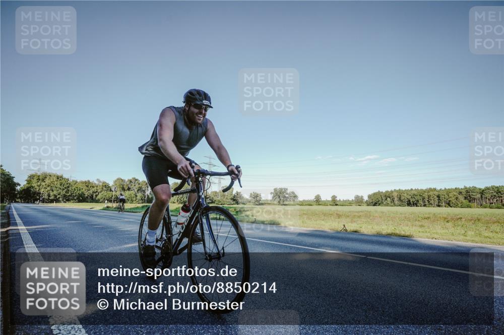 07.09.2025 - 19. Norderstedt Triathlon Michael Burmester http://msf.ph/oto/8850214 07.09.2025 16:24:34 Radfahren 1544 meine-sportfotos.de