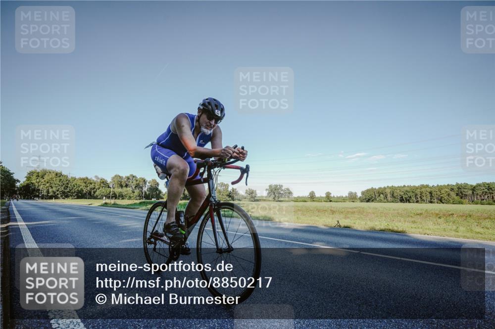 07.09.2025 - 19. Norderstedt Triathlon Michael Burmester http://msf.ph/oto/8850217 07.09.2025 16:24:56 Radfahren 1449 meine-sportfotos.de