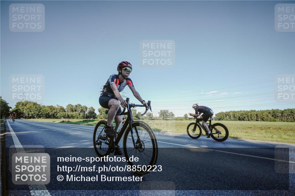07.09.2025 - 19. Norderstedt Triathlon Michael Burmester http://msf.ph/oto/8850223 07.09.2025 16:25:05 Radfahren 1045 meine-sportfotos.de