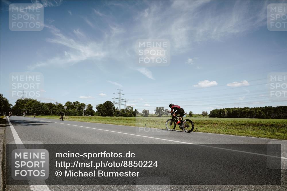 07.09.2025 - 19. Norderstedt Triathlon Michael Burmester http://msf.ph/oto/8850224 07.09.2025 14:12:35 Radfahren  meine-sportfotos.de