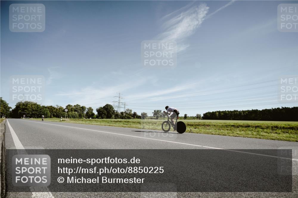07.09.2025 - 19. Norderstedt Triathlon Michael Burmester http://msf.ph/oto/8850225 07.09.2025 11:02:48 Radfahren  meine-sportfotos.de