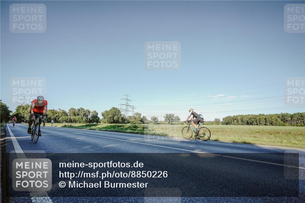 07.09.2025 - 19. Norderstedt Triathlon Michael Burmester http://msf.ph/oto/8850226 07.09.2025 16:25:08 Radfahren 1513 meine-sportfotos.de