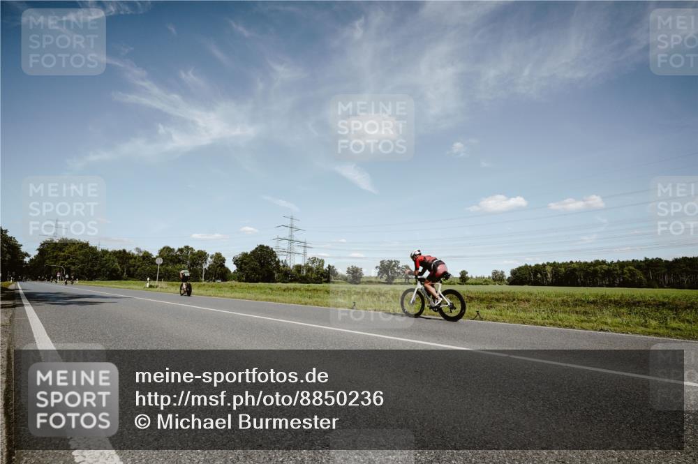 07.09.2025 - 19. Norderstedt Triathlon Michael Burmester http://msf.ph/oto/8850236 07.09.2025 14:12:42 Radfahren 888 meine-sportfotos.de