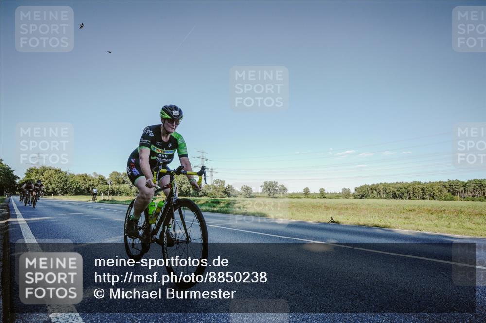 07.09.2025 - 19. Norderstedt Triathlon Michael Burmester http://msf.ph/oto/8850238 07.09.2025 16:25:19 Radfahren 875, 912, 1547 meine-sportfotos.de