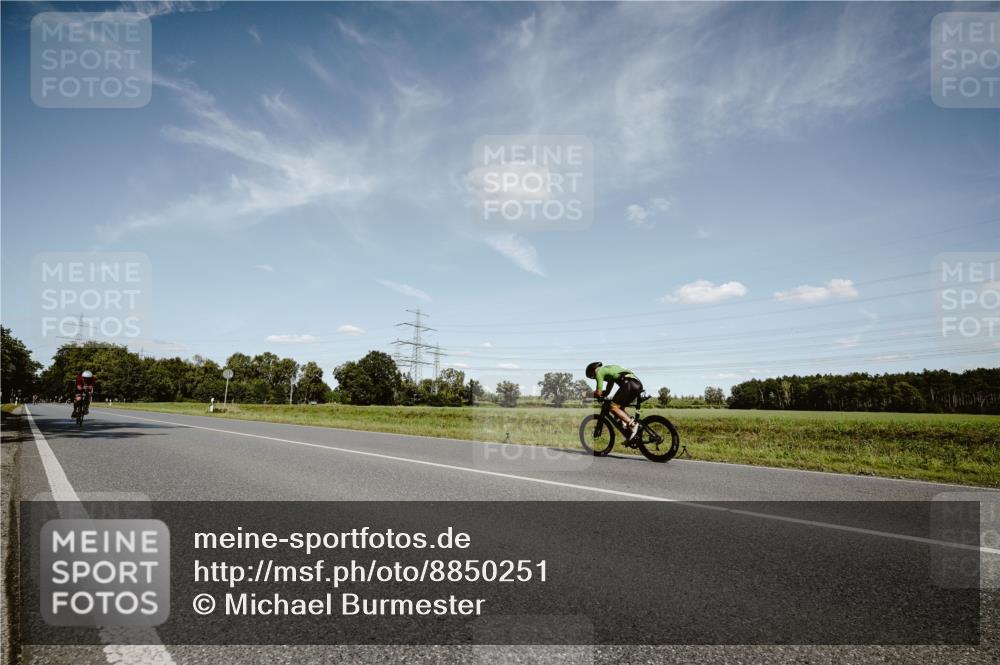 07.09.2025 - 19. Norderstedt Triathlon Michael Burmester http://msf.ph/oto/8850251 07.09.2025 14:13:03 Radfahren 366 meine-sportfotos.de
