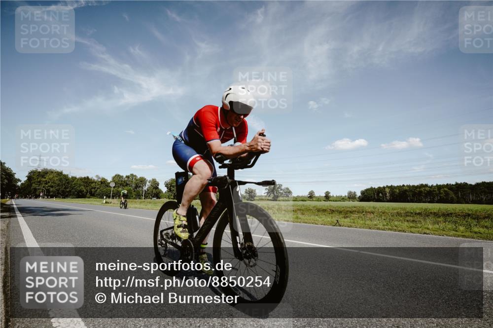 07.09.2025 - 19. Norderstedt Triathlon Michael Burmester http://msf.ph/oto/8850254 07.09.2025 14:13:04 Radfahren 366 meine-sportfotos.de