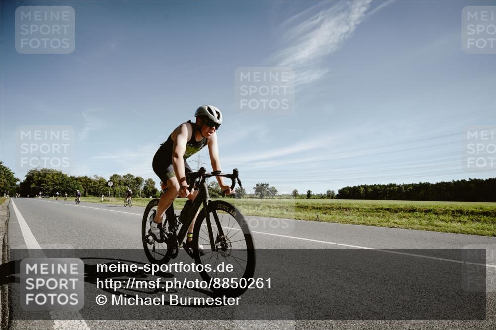 07.09.2025 - 19. Norderstedt Triathlon Michael Burmester http://msf.ph/oto/8850261 07.09.2025 11:03:27 Radfahren 1180 meine-sportfotos.de