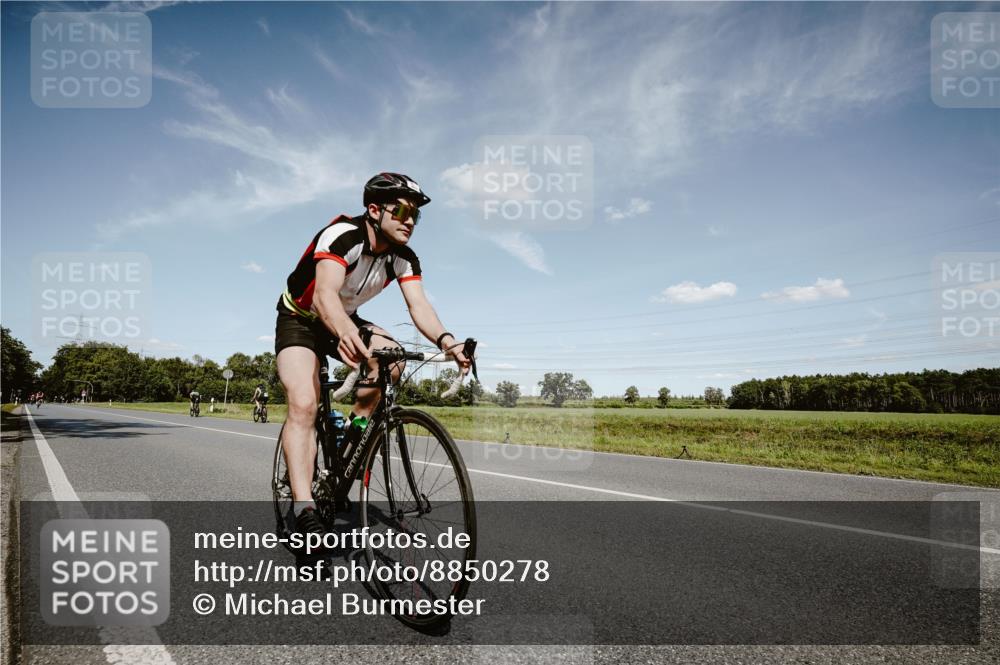 07.09.2025 - 19. Norderstedt Triathlon Michael Burmester http://msf.ph/oto/8850278 07.09.2025 14:13:25 Radfahren 394, 863 meine-sportfotos.de