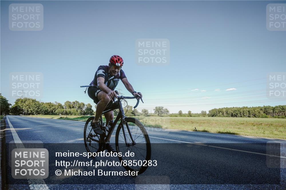 07.09.2025 - 19. Norderstedt Triathlon Michael Burmester http://msf.ph/oto/8850283 07.09.2025 16:26:40 Radfahren 409 meine-sportfotos.de