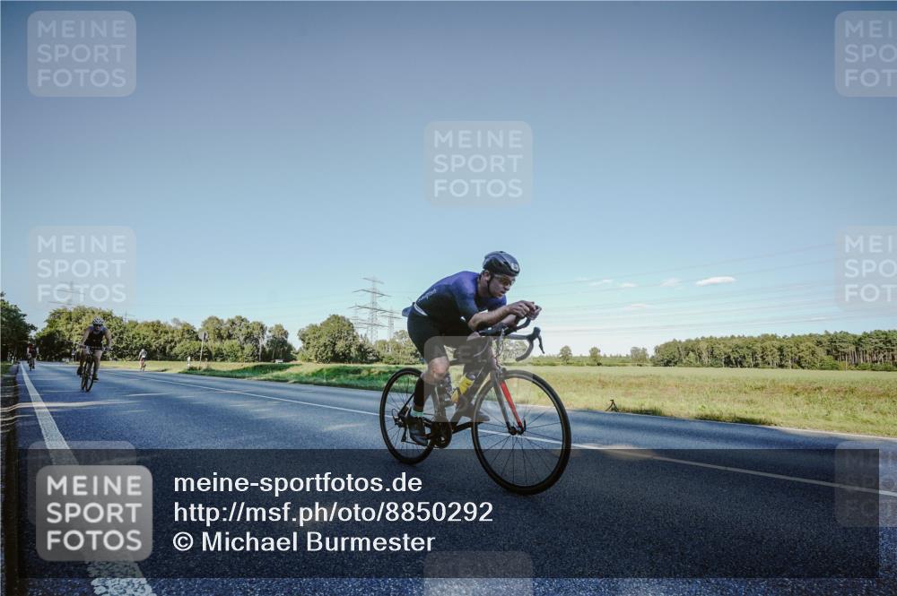 07.09.2025 - 19. Norderstedt Triathlon Michael Burmester http://msf.ph/oto/8850292 07.09.2025 16:27:08 Radfahren 380, 1106, 1516 meine-sportfotos.de