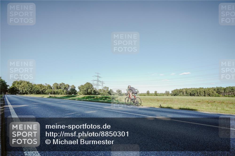 07.09.2025 - 19. Norderstedt Triathlon Michael Burmester http://msf.ph/oto/8850301 07.09.2025 16:27:38 Radfahren  meine-sportfotos.de