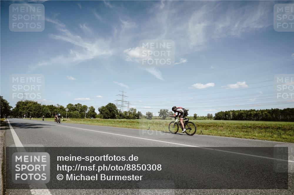 07.09.2025 - 19. Norderstedt Triathlon Michael Burmester http://msf.ph/oto/8850308 07.09.2025 14:13:42 Radfahren  meine-sportfotos.de