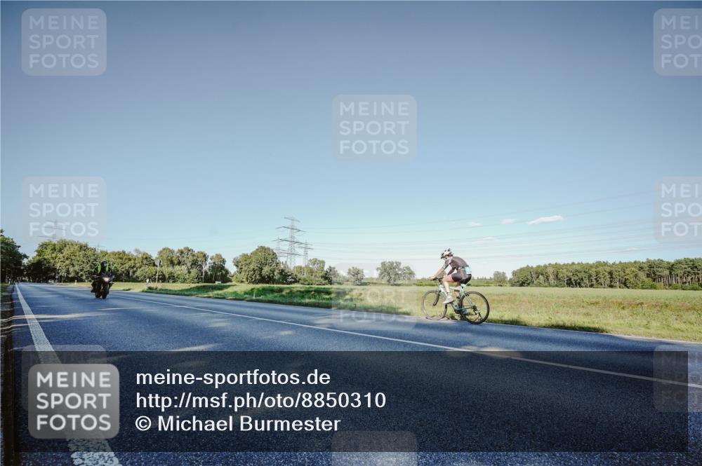 07.09.2025 - 19. Norderstedt Triathlon Michael Burmester http://msf.ph/oto/8850310 07.09.2025 16:28:09 Radfahren  meine-sportfotos.de