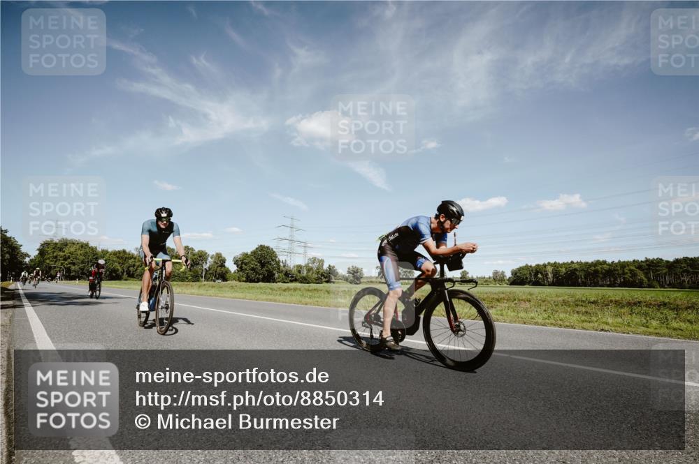 07.09.2025 - 19. Norderstedt Triathlon Michael Burmester http://msf.ph/oto/8850314 07.09.2025 14:13:52 Radfahren 985, 1039, 1478 meine-sportfotos.de