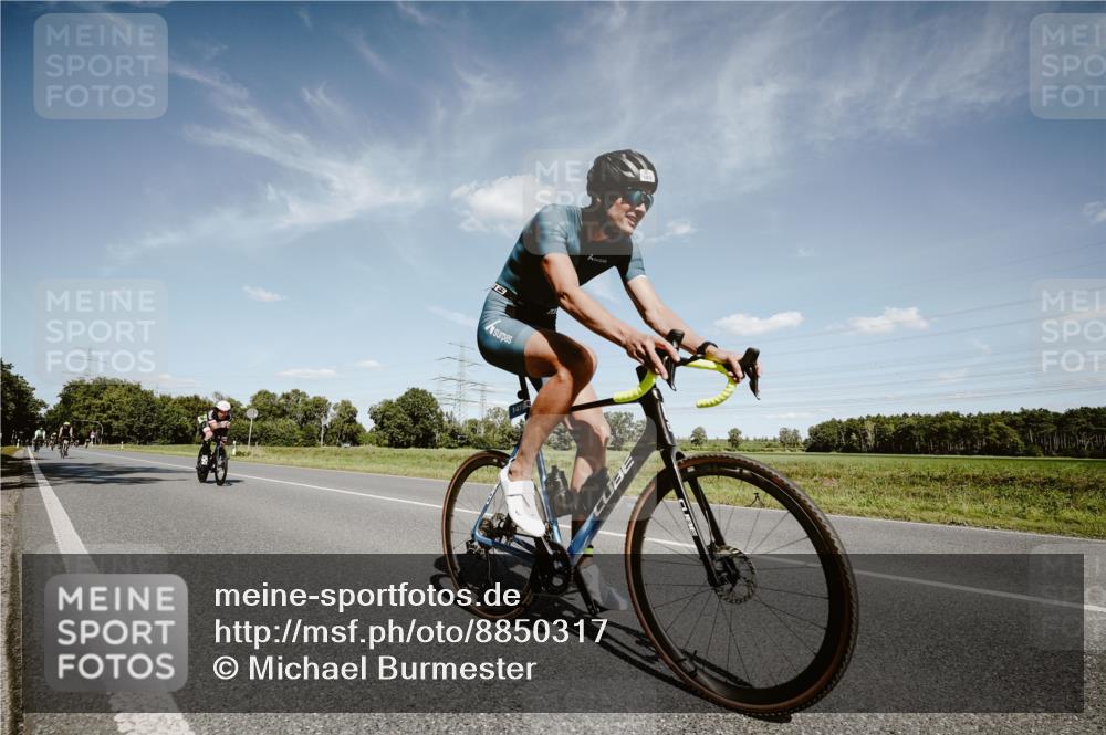 07.09.2025 - 19. Norderstedt Triathlon Michael Burmester http://msf.ph/oto/8850317 07.09.2025 14:13:53 Radfahren 985, 1039, 1471, 1478 meine-sportfotos.de