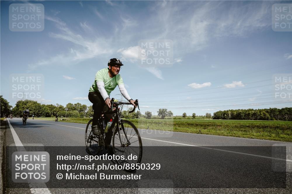 07.09.2025 - 19. Norderstedt Triathlon Michael Burmester http://msf.ph/oto/8850329 07.09.2025 14:13:58 Radfahren 905, 978, 1011, 1465, 1471 meine-sportfotos.de