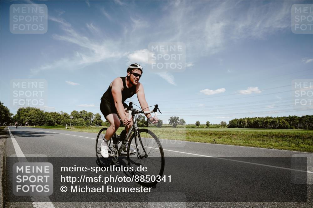 07.09.2025 - 19. Norderstedt Triathlon Michael Burmester http://msf.ph/oto/8850341 07.09.2025 14:14:05 Radfahren 1018, 1037, 1416 meine-sportfotos.de