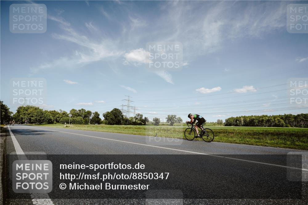 07.09.2025 - 19. Norderstedt Triathlon Michael Burmester http://msf.ph/oto/8850347 07.09.2025 14:14:10 Radfahren 1018 meine-sportfotos.de