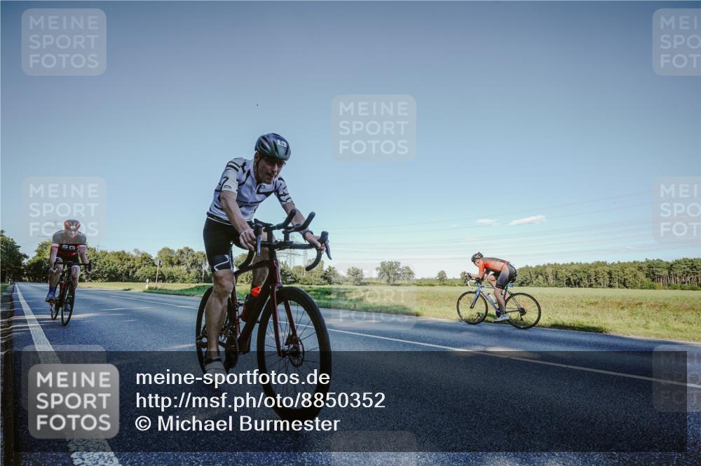 07.09.2025 - 19. Norderstedt Triathlon Michael Burmester http://msf.ph/oto/8850352 07.09.2025 16:29:31 Radfahren 376, 1464 meine-sportfotos.de