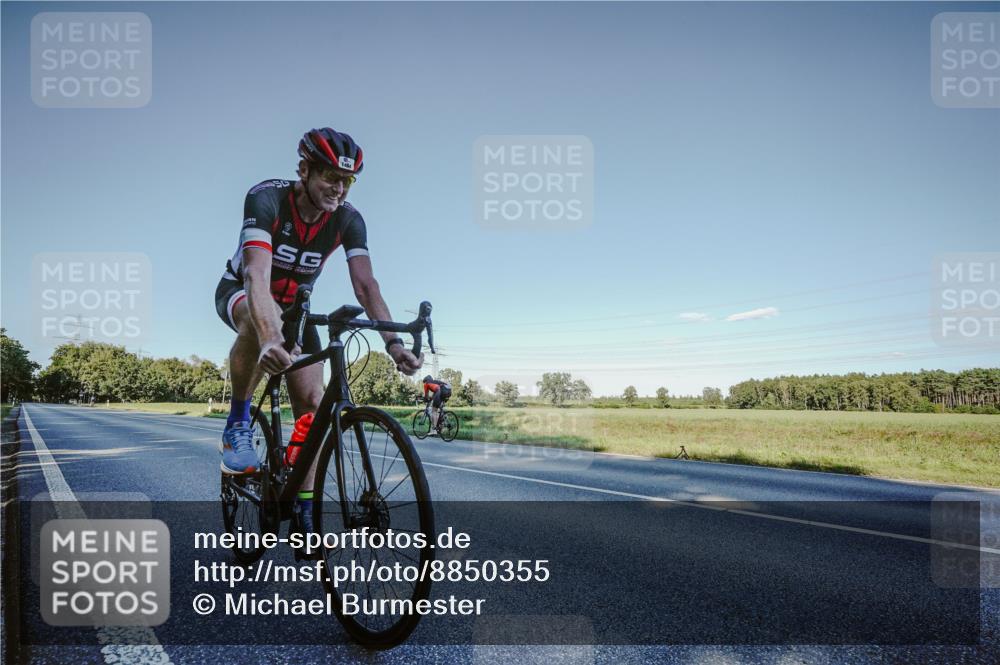 07.09.2025 - 19. Norderstedt Triathlon Michael Burmester http://msf.ph/oto/8850355 07.09.2025 16:29:32 Radfahren 376, 1464 meine-sportfotos.de