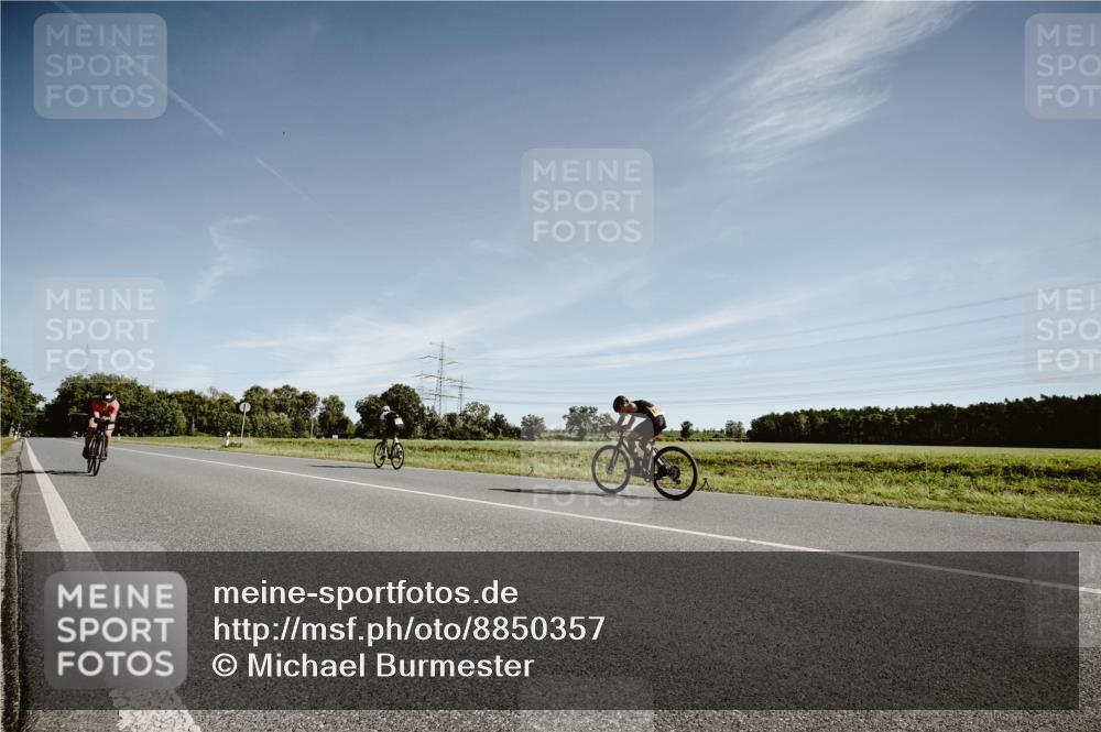 07.09.2025 - 19. Norderstedt Triathlon Michael Burmester http://msf.ph/oto/8850357 07.09.2025 11:06:03 Radfahren 204, 1167 meine-sportfotos.de
